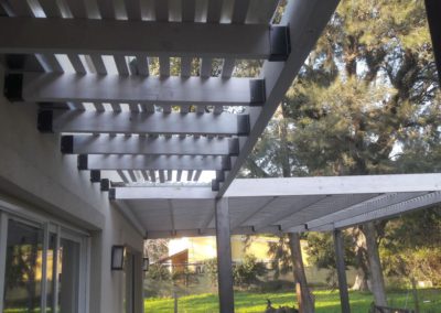 Pérgola en jardín