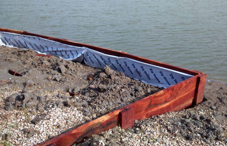 Construcción de estacadas de madera en lagunas. Somos Especialistas