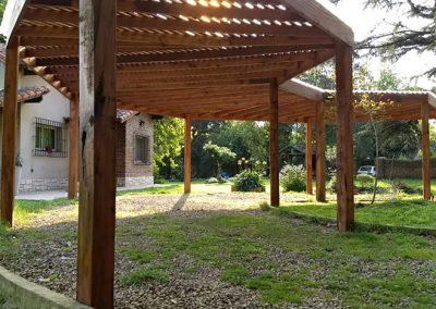 Construcción de pérgola triangular